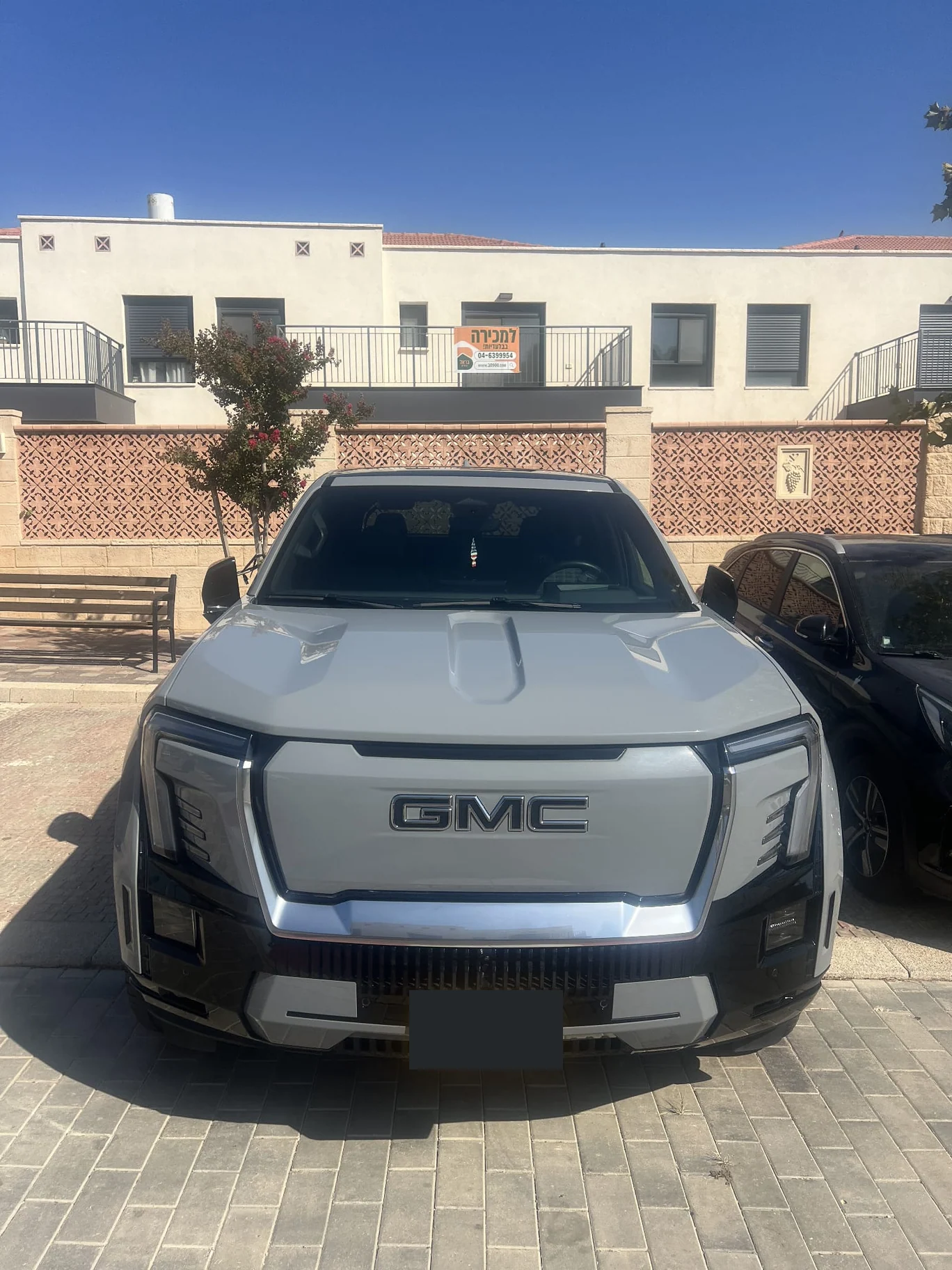 GMC Sierra EV — GMC Sierra EV — תיעוד מצולם